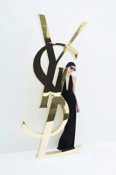 Look 57